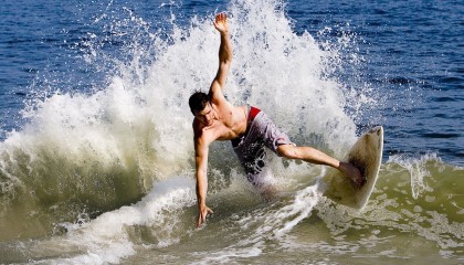 开云体育在线-东亚杯中国足球战平 球迷希望加强磨合，东亚杯国足大名单